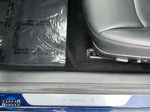 Used 2019 Tesla Model 3 Standard Range Plus image 14