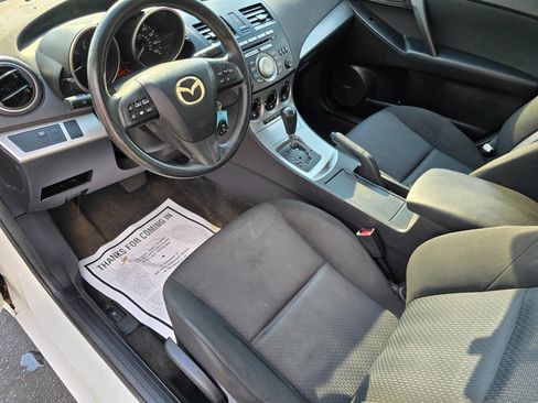 Used 2010 MAZDA MAZDA3 i Touring image 13