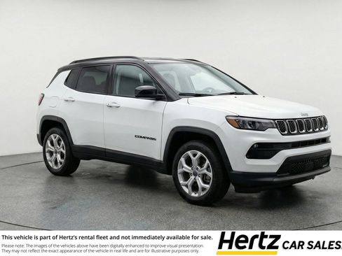 Used 2025 Jeep Compass Latitude image 1