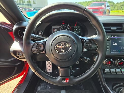 Used 2023 Toyota GR86 Premium w/ ALL Weather Mat Package (TMS) RWD image 18
