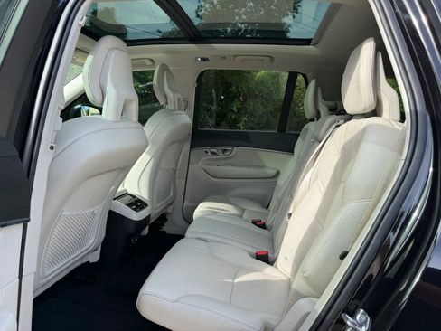 Used 2020 Volvo XC90 T6 Momentum w/ Protection Package Premier AWD/4WD image 12