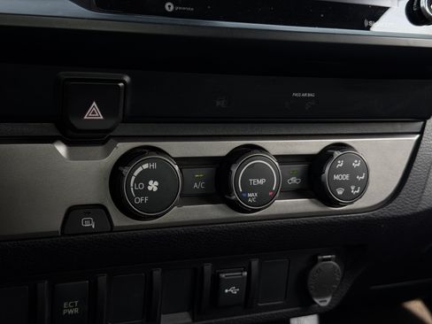 Used 2021 Toyota Tacoma SR w/ SR Convenience Package RWD image 27