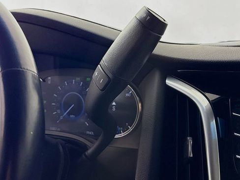 Used 2019 Cadillac Escalade Premium Luxury w/ Escalade Sport Edition image 19