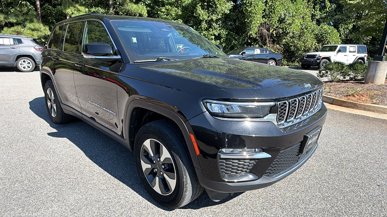 Used 2024 Jeep Grand Cherokee Limited 4xe AWD/4WD image 5