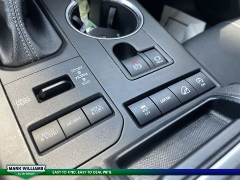 Used 2022 Toyota Highlander XLE image 16