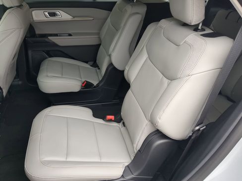 New 2026 Ford Explorer Active image 50