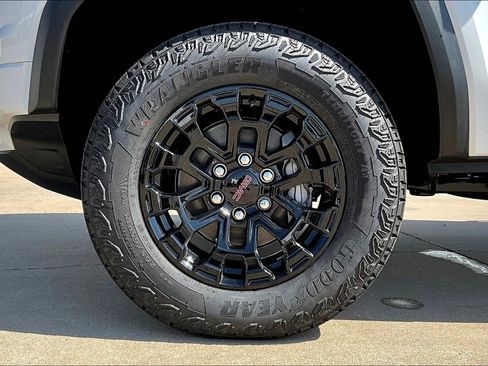 New 2026 GMC Canyon Elevation w/ Convenience Package image 22