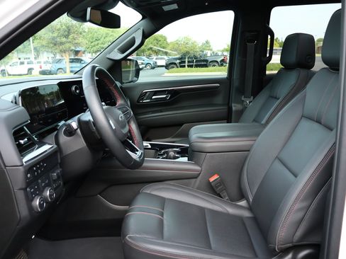 Used 2025 Chevrolet Tahoe RST w/ Comfort Package AWD/4WD image 12