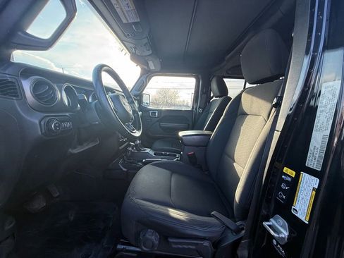 Used 2021 Jeep Gladiator Willys image 19