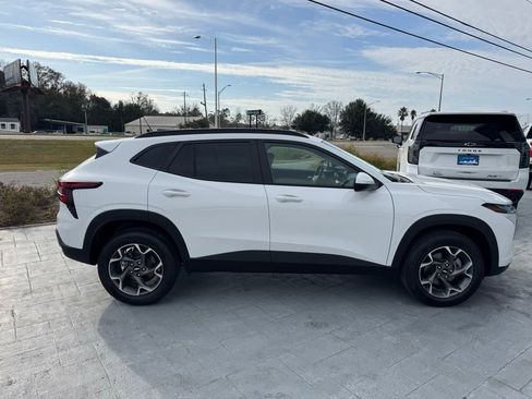 New 2026 Chevrolet Trax LT w/ Driver Confidence Package image 5