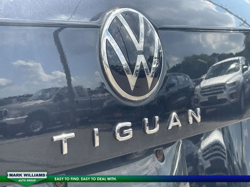 Used 2022 Volkswagen Tiguan SE R-Line image 11