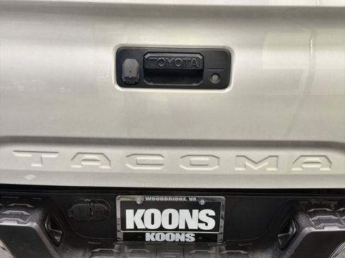 Used 2022 Toyota Tacoma TRD Off-Road image 26