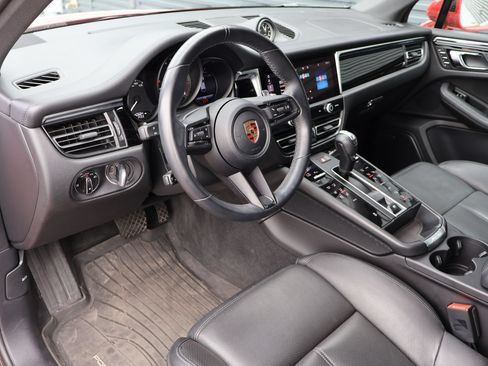 Used 2022 Porsche Macan AWD/4WD image 4