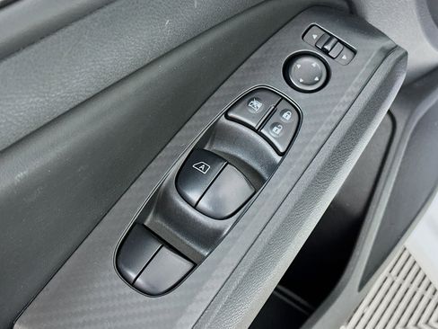 Used 2024 Nissan Altima 2.5 SV w/ SV Premium Package image 18