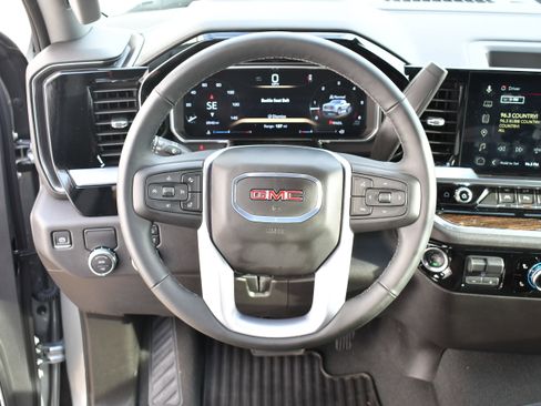 Used 2026 GMC Sierra 1500 SLE w/ Preferred Package image 15
