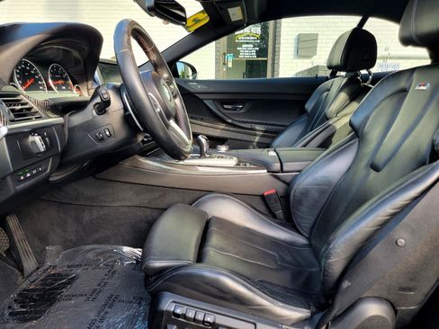 Used 2015 BMW M6 Convertible image 32