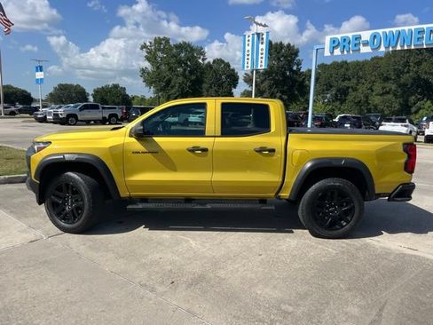 Used 2023 Chevrolet Colorado Trail Boss w/ Advanced Trailering Package AWD/4WD image 3