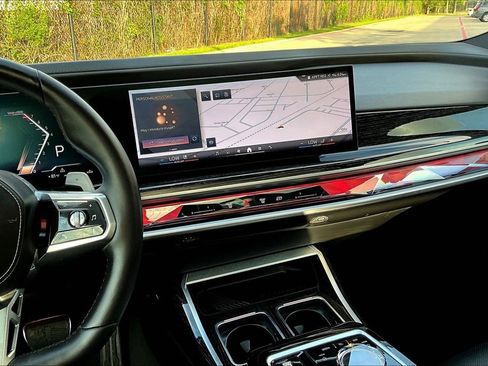 Used 2025 BMW 740i xDrive AWD/4WD image 8