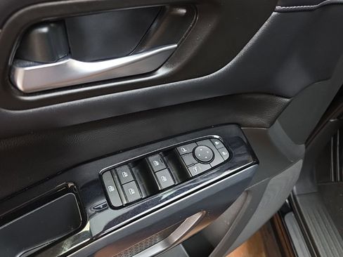 Used 2023 Nissan Pathfinder SL image 24