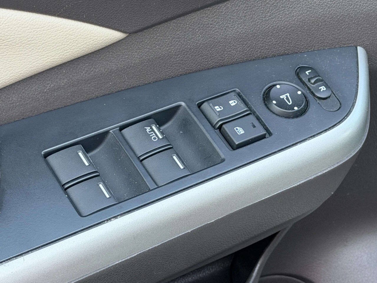 Used 2014 Honda CR-V EX-L image 19