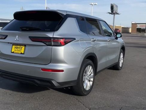 Used 2025 Mitsubishi Outlander ES image 9