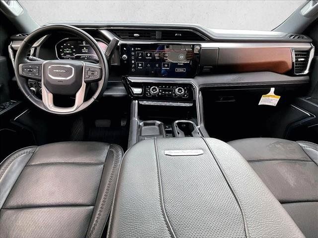 Used 2025 GMC Sierra 2500 Denali w/ Denali Reserve Package AWD/4WD image 16
