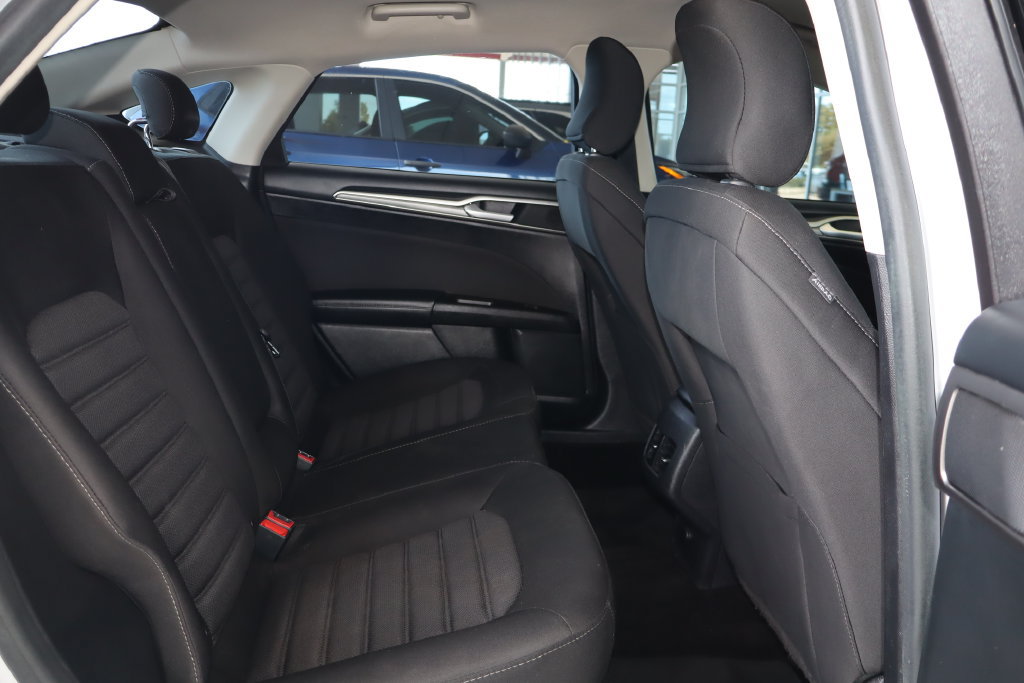 Used 2017 Ford Fusion SE w/ Fusion SE Technology Package FWD image 35