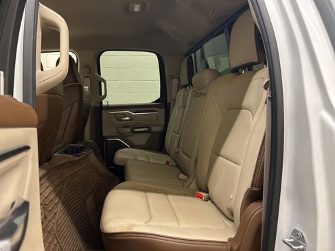 Used 2019 RAM 1500 Laramie image 8