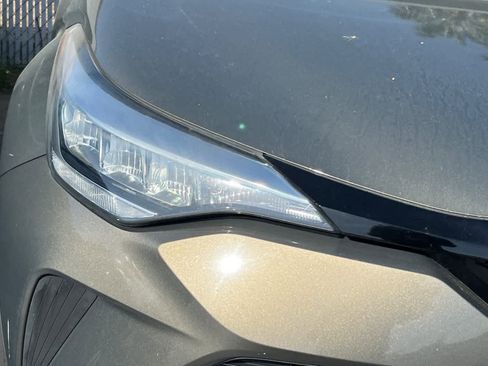 Used 2021 Toyota C-HR LE image 8