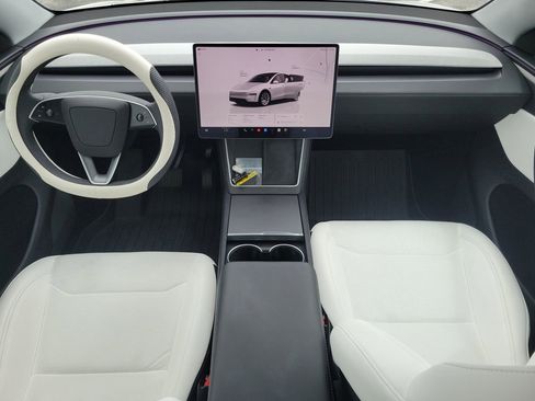 Used 2026 Tesla Model Y 2WD image 15