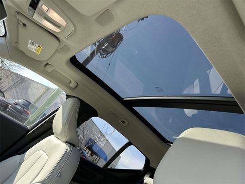 New 2026 Volvo XC40 B5 Ultra w/ Protection Package Premier image 18