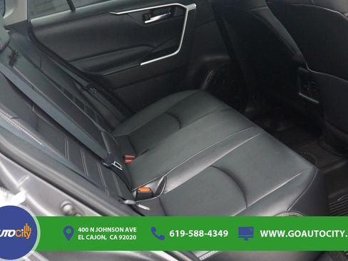 Used 2022 Toyota RAV4 XLE Premium FWD image 13