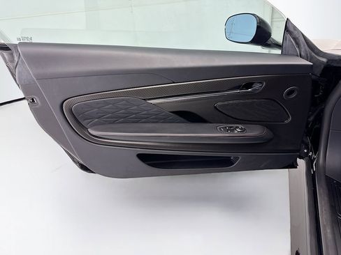 Used 2025 Aston Martin DB12 Coupe RWD image 23