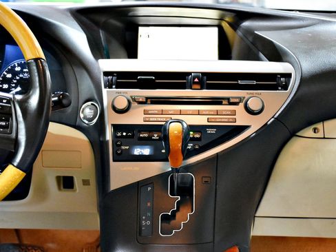 Used 2010 Lexus RX 350 AWD image 17