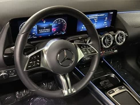 Used 2025 Mercedes-Benz GLA 250 4MATIC image 51