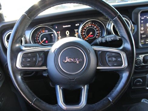 Used 2019 Jeep Wrangler Unlimited Sahara image 13