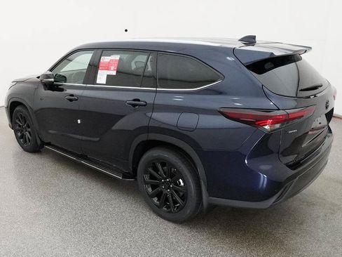 New 2026 Toyota Highlander Limited AWD/4WD image 8