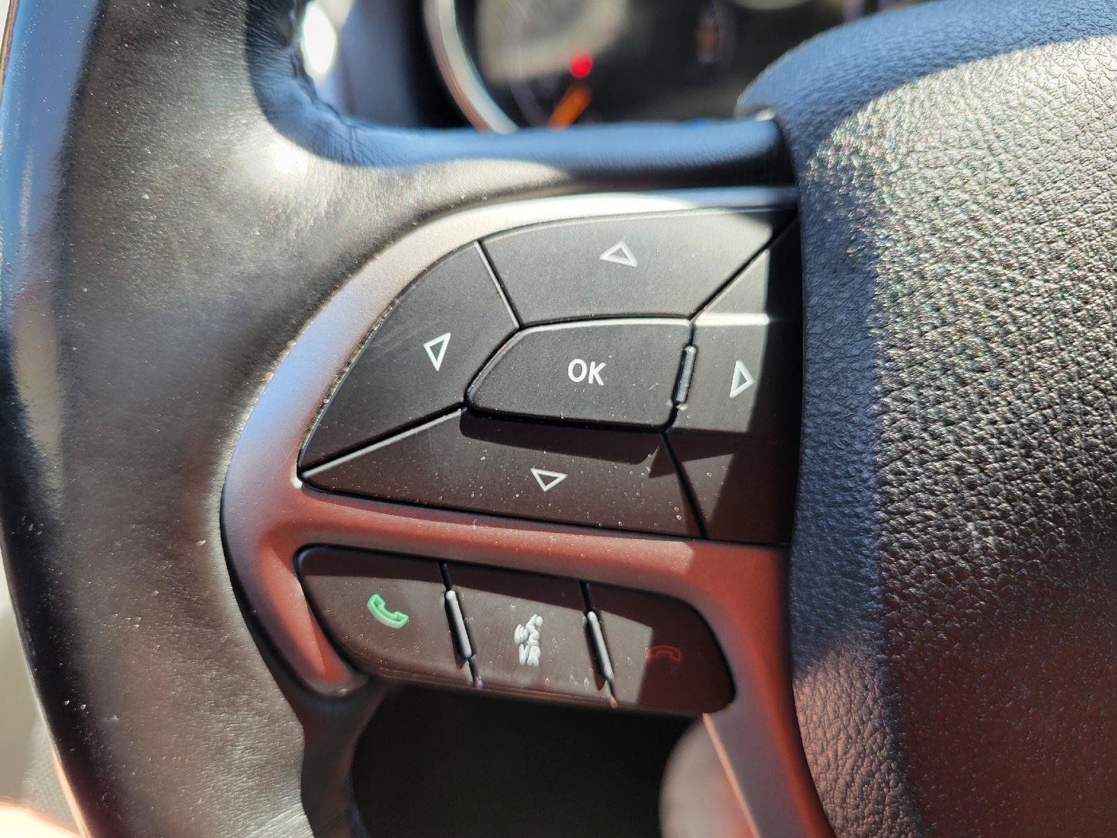 Used 2018 Jeep Grand Cherokee Laredo AWD/4WD image 15