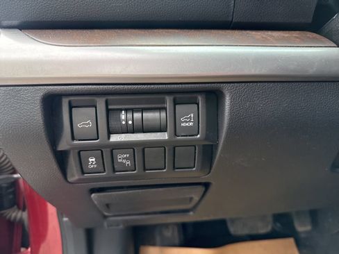 Used 2017 Subaru Outback 2.5i Limited AWD/4WD image 24