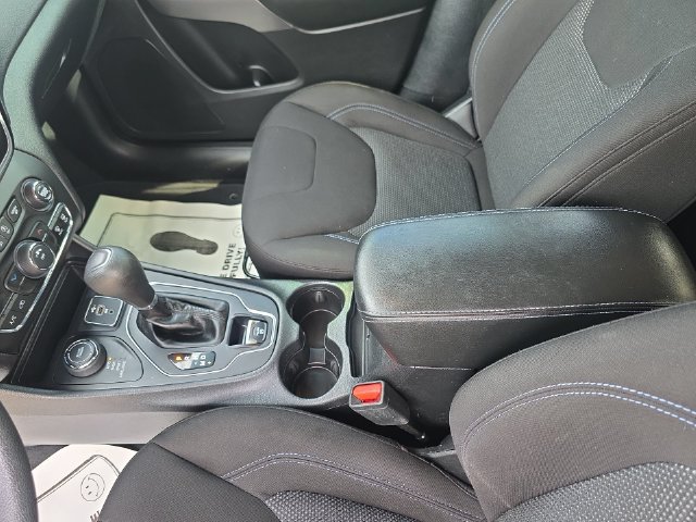 Used 2019 Jeep Cherokee Latitude w/ Popular Appearance Group AWD/4WD image 21