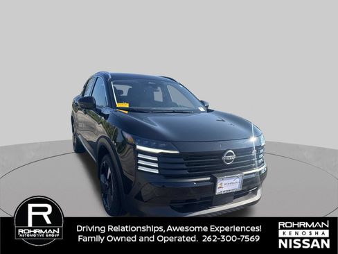 Used 2025 Nissan Kicks SR FWD image 3