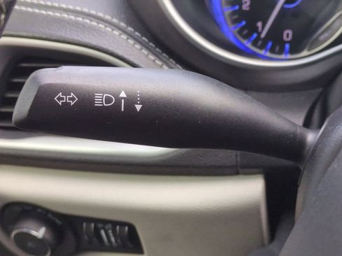 Used 2024 Chrysler Pacifica Touring-L w/ Road Tripper Package image 28