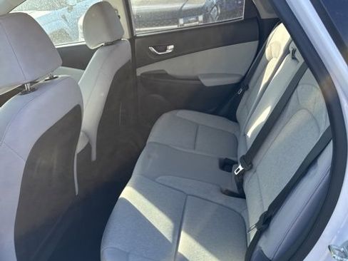 Used 2022 Hyundai Kona SEL image 11
