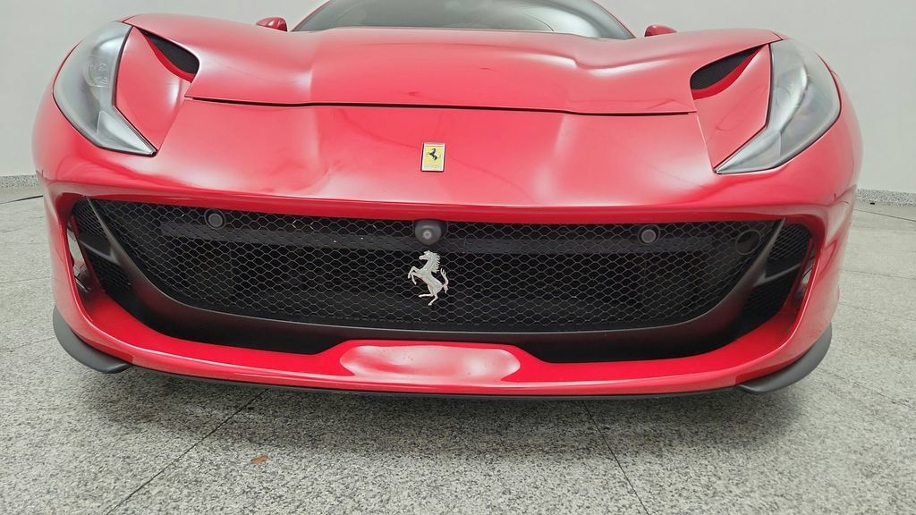 Used 2018 Ferrari 812 Superfast RWD image 14
