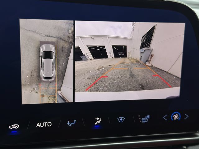 Certified 2024 Chevrolet Equinox EV RS FWD image 18