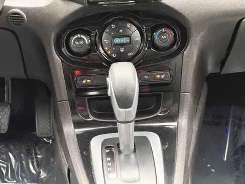 Used 2014 Ford Fiesta Titanium image 17