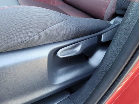 Used 2025 Toyota Corolla Cross AWD Hybrid w/ Moonroof Package image 13