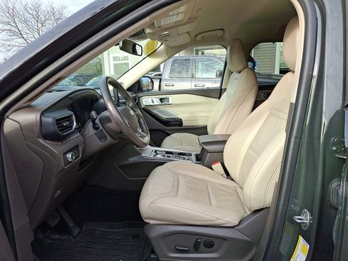 Certified 2022 Ford Explorer Platinum w/ Equipment Group 601A image 15