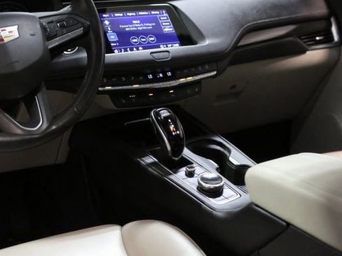 Used 2022 Cadillac XT4 Premium Luxury w/ Technology Package image 17