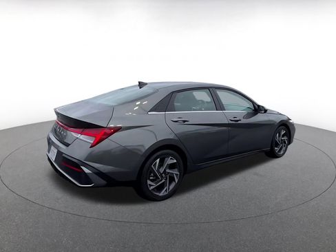 Used 2025 Hyundai Elantra SEL image 15